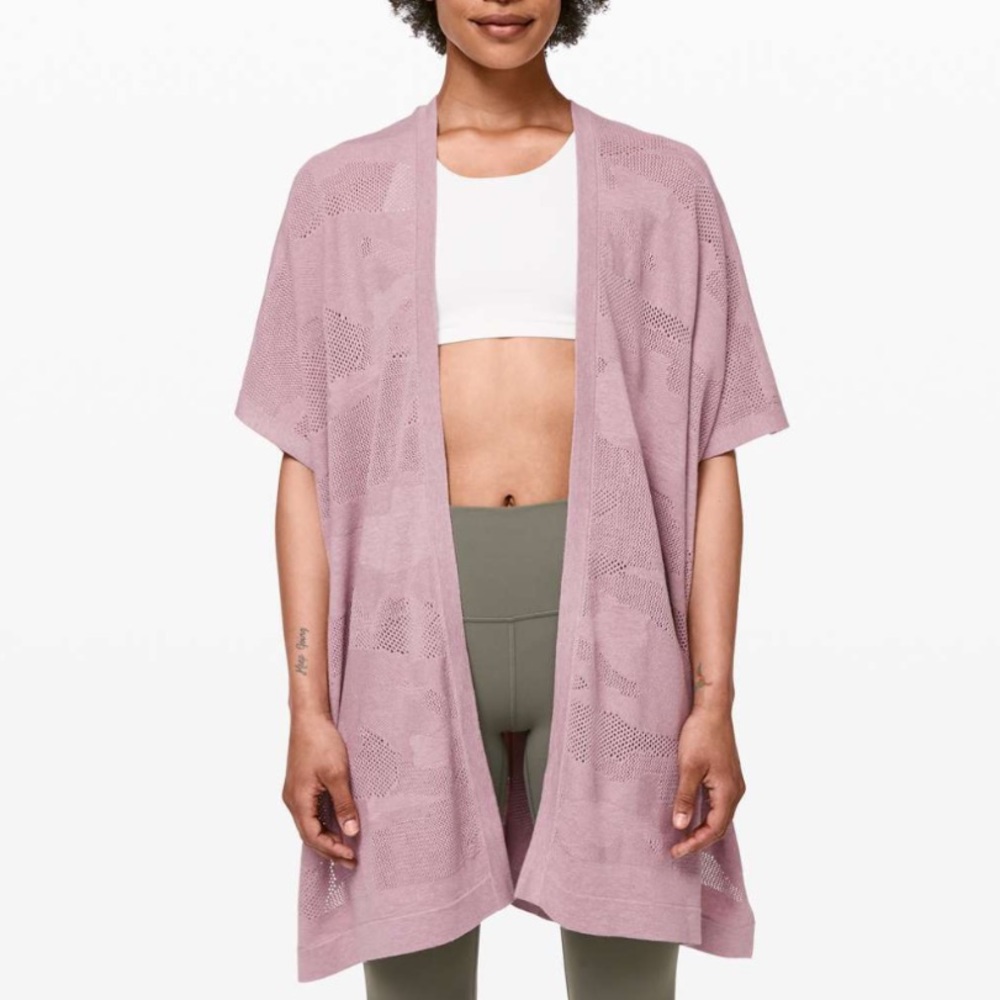 LULULEMON Find Your Light Wrap in Heathered Vintage Mauve O/S